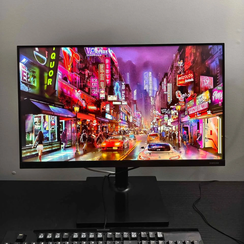 Samsung 24" FT45 IPS Business Grade Monitor - photo 3