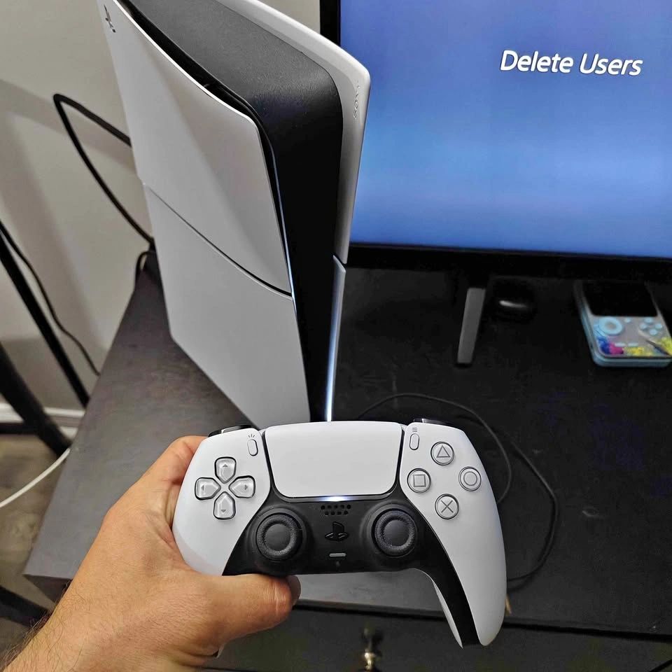 PS5 Slim MINT Condition Trade for Gaming PC or MacBook