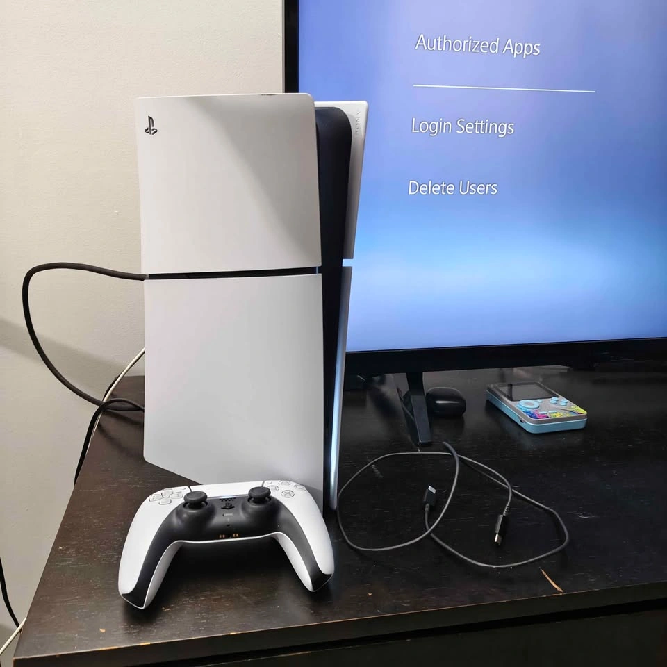 PS5 Slim MINT Condition Trade for Gaming PC or MacBook - photo 2