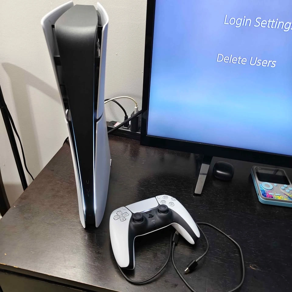 PS5 Slim MINT Condition Trade for Gaming PC or MacBook - photo 4