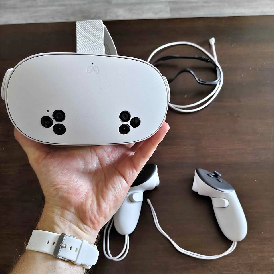 Oculus Meta Quest 3S VR 256GB - Mint Condition