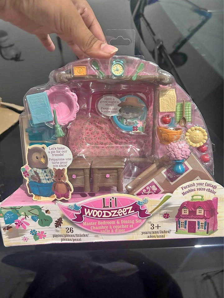 Mini Bedroom and Kitchen Set Toy