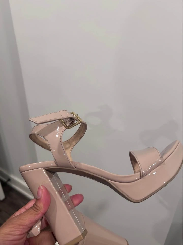 Heels Laundry Los Angelos - photo 2