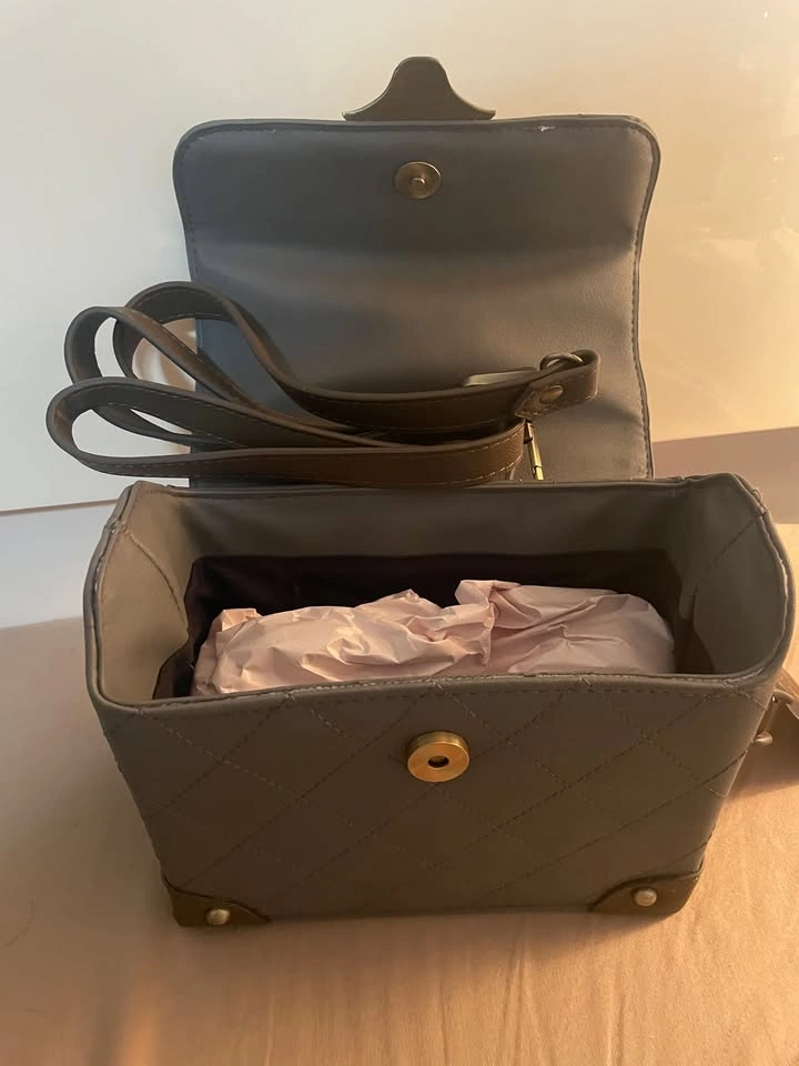 Harry Potter Hufflepuff Trunk Bag - photo 2