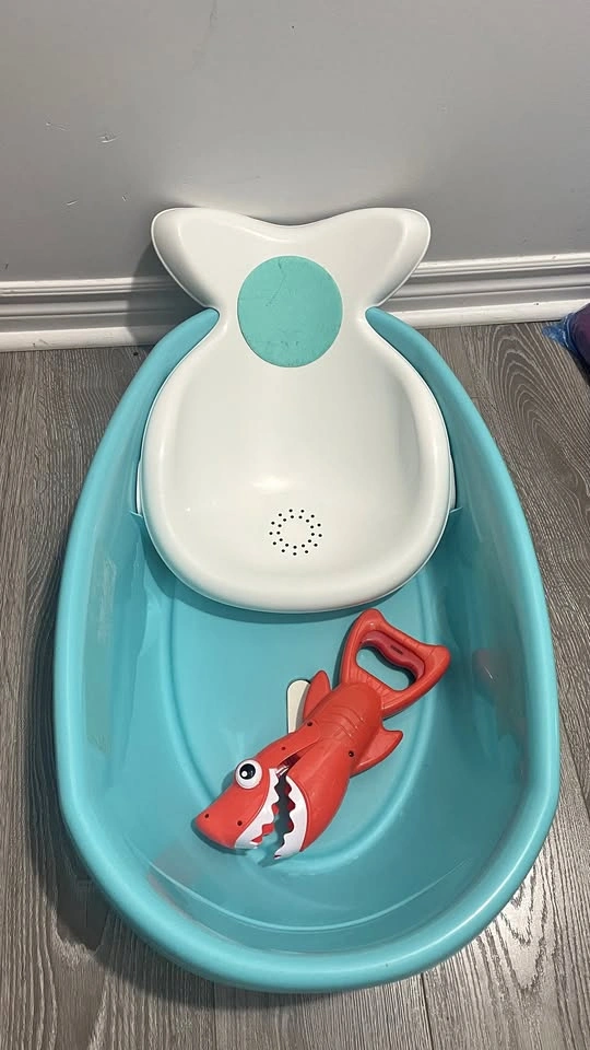 Baby bath tub