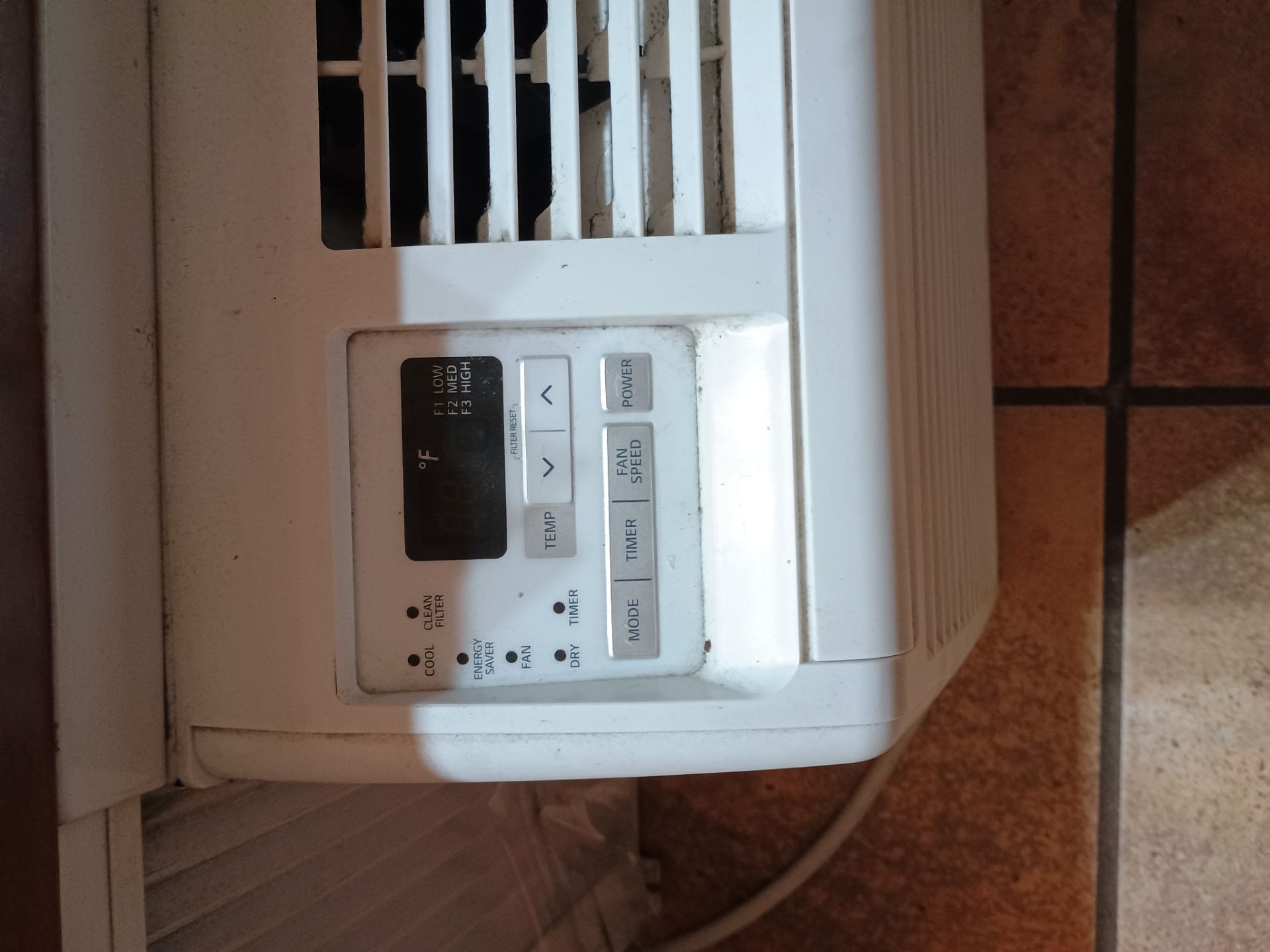 LG 6,000 BTU Air Conditioner - photo 3