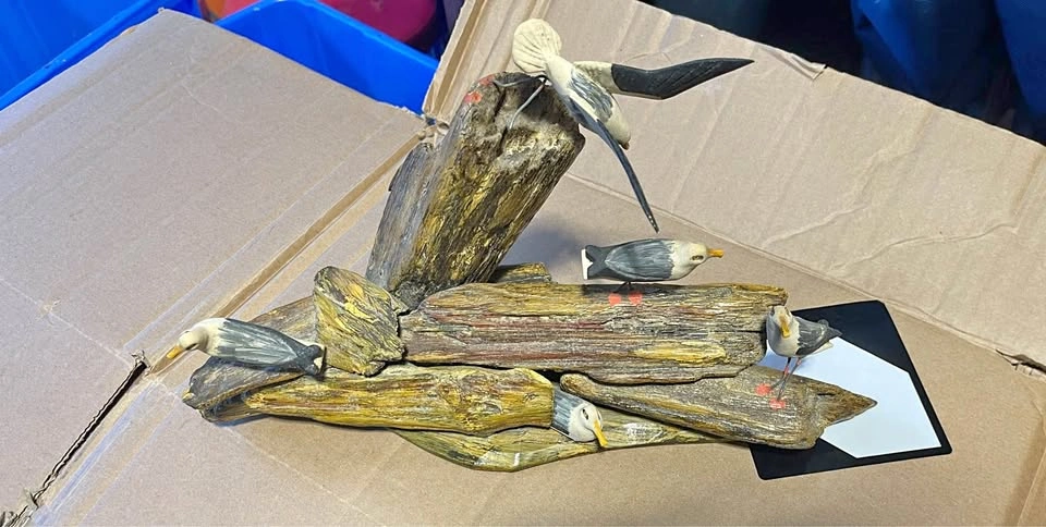 Sea gulls on driftwood - art hand carved and oil painted