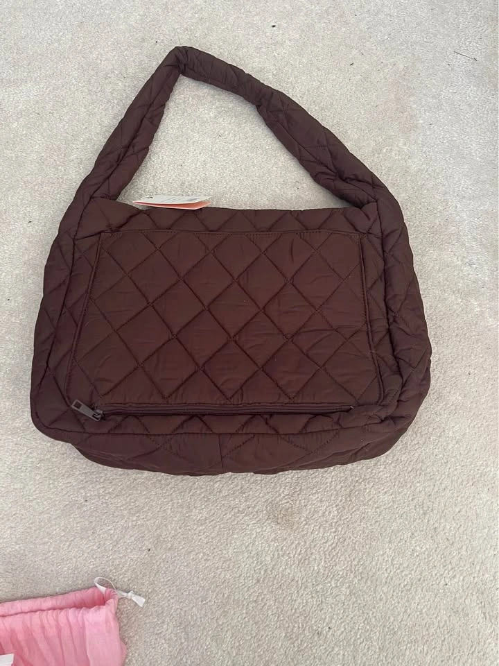 Haul it espresso quilted poppy and peonies tote bag - photo 2