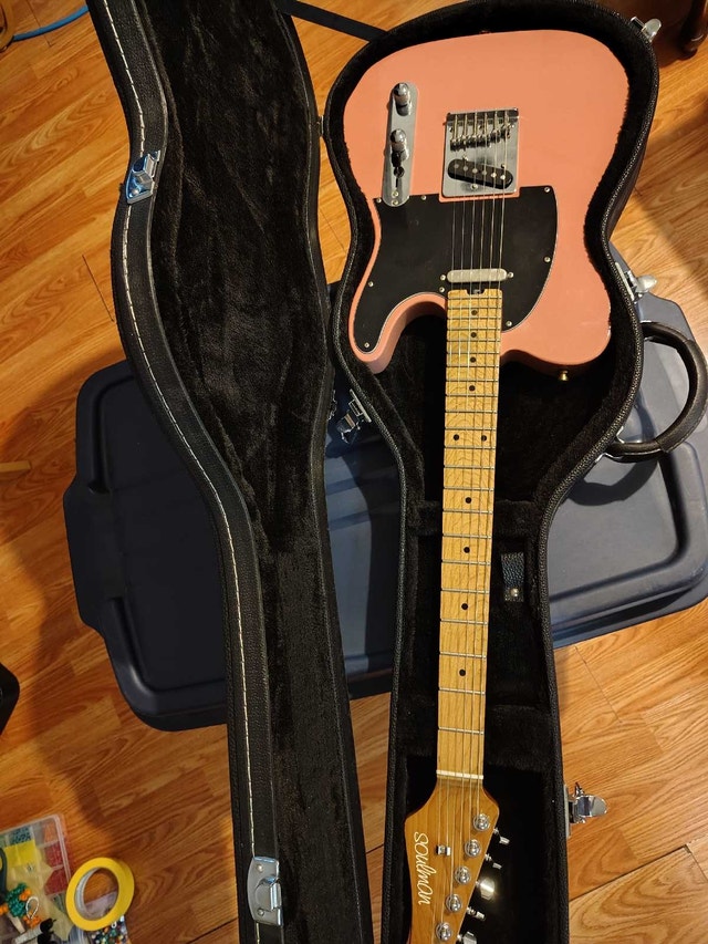 Soulman T-400 Telecaster-style guitar w/ locking hardcase - photo 3