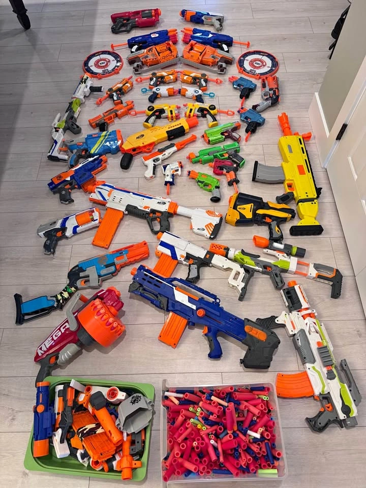 NERF GUNS