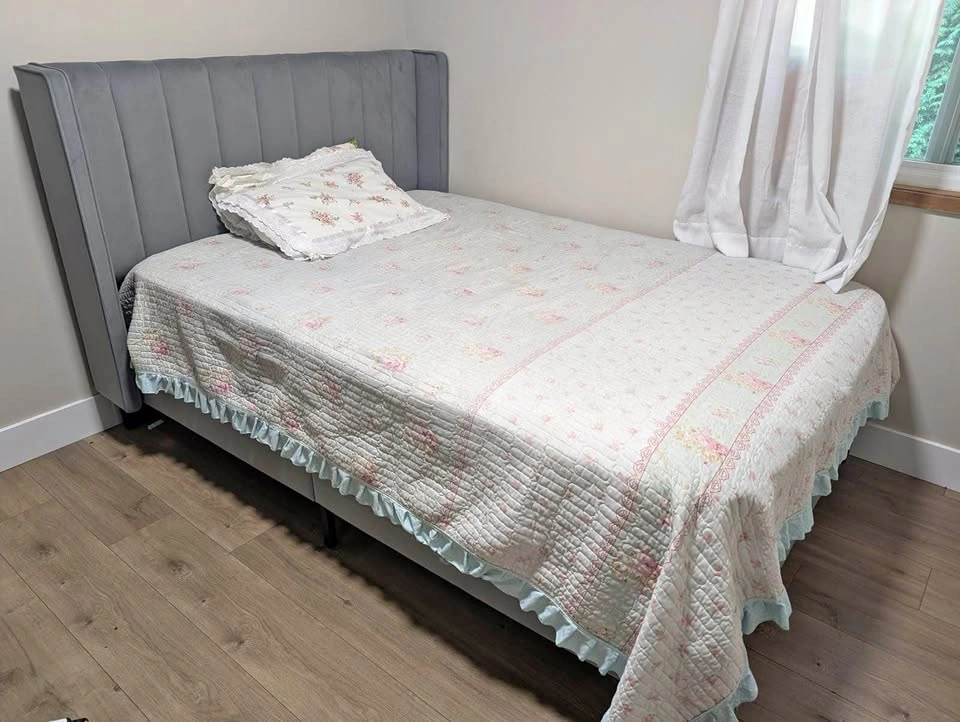 Grey Velvet Upholstered Twin Bed Frame with mattress
