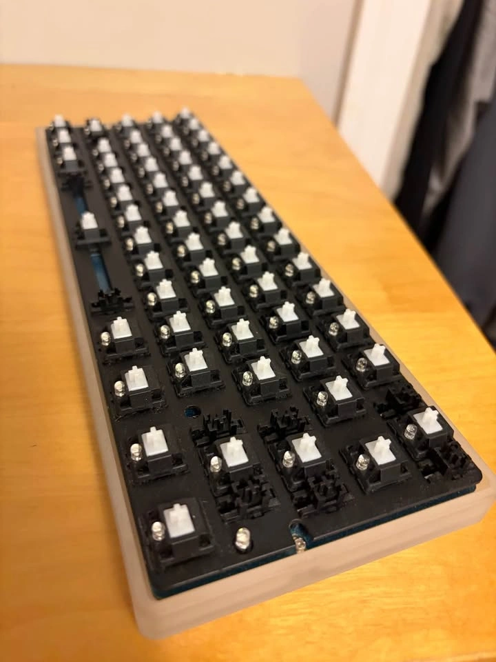 4 Keyboards for sale - photo 2