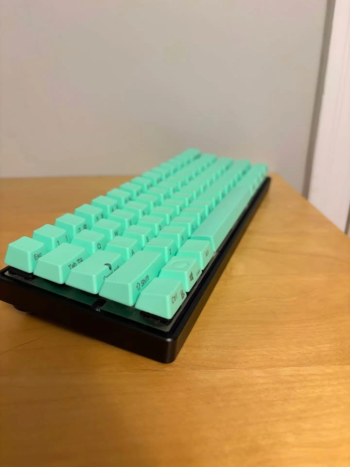 Assorted keycaps - photo 4