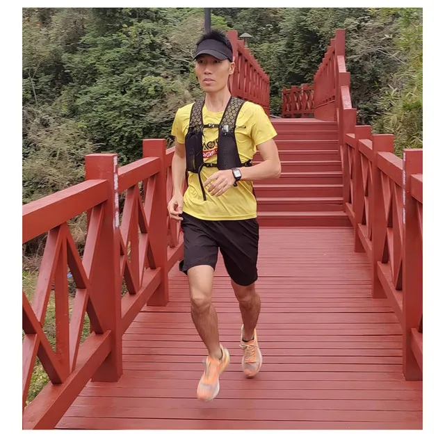 NEW - ULTRA-TRI 3L Lightweight Running Backpack image indicator(2)