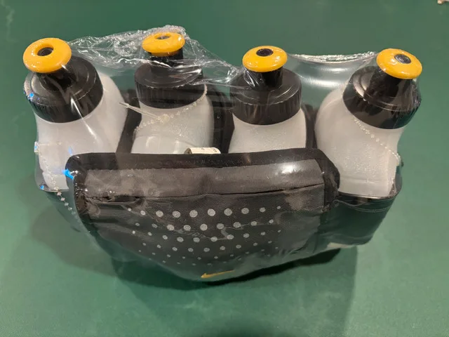 NEW - Nike 4 bottle running hydration belt thumbnail
