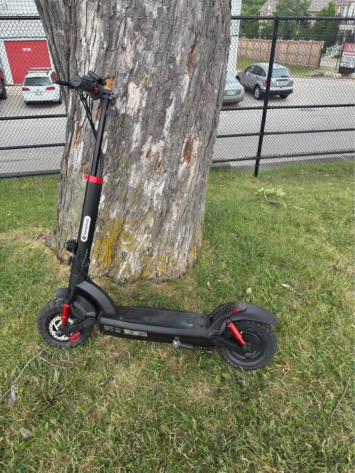 Isinwheel Gt2 Electric Scooter - Open to trades - photo 2