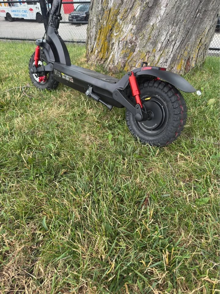 Isinwheel Gt2 Electric Scooter - Open to trades - photo 5