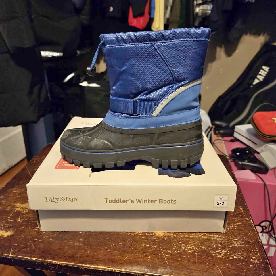 Toddler 2/3 winter boots