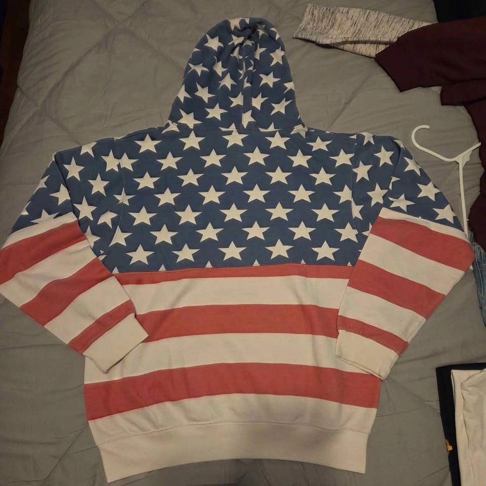 3 hoodies for 15 - photo 5