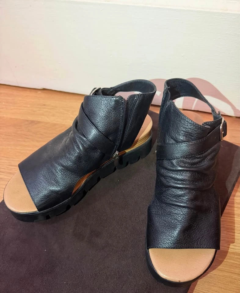 Django & Juliette black leather wedges - photo 2