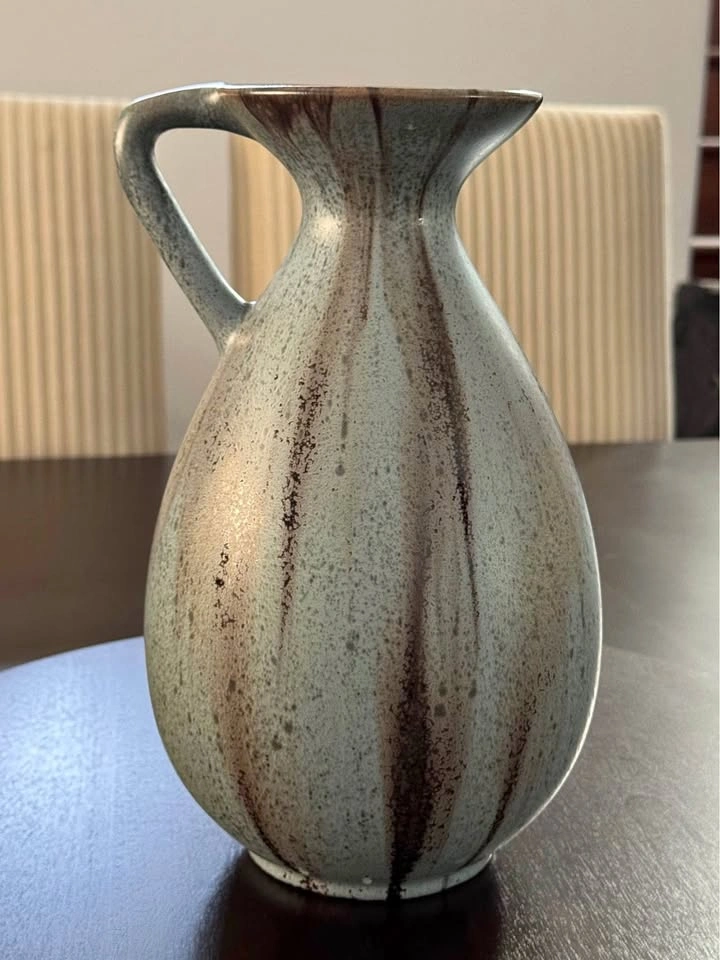 Vintage Blue Mountain Canadian Potter Vase