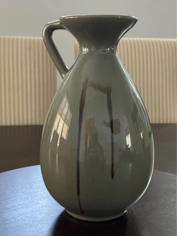 Vintage Blue Mountain Celadon Glaze Vase - photo 2