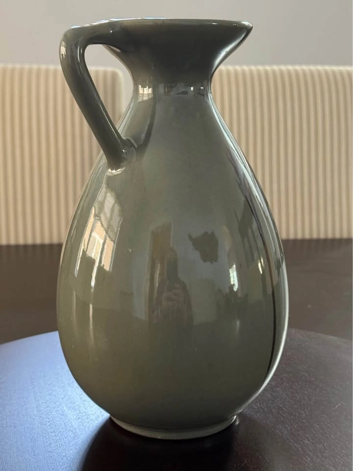 Vintage Blue Mountain Celadon Glaze Vase - photo 3