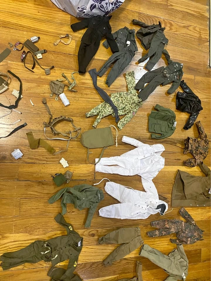 Gi Joe’s out fits with toys