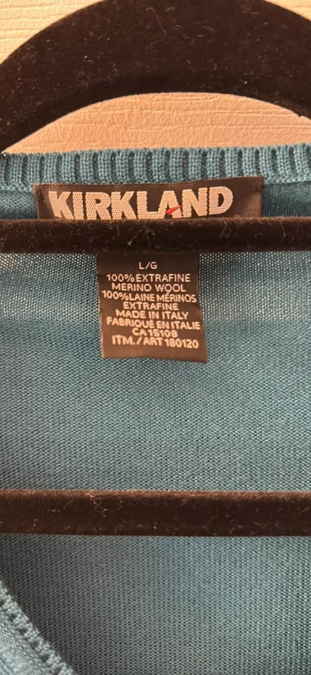 Ladies Kirkland Signature 100% Extrafine Merino Wool V-Neck Swea - photo 2