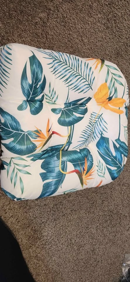U Shaped Tufted Patio Cushion only 1 Available - photo 4