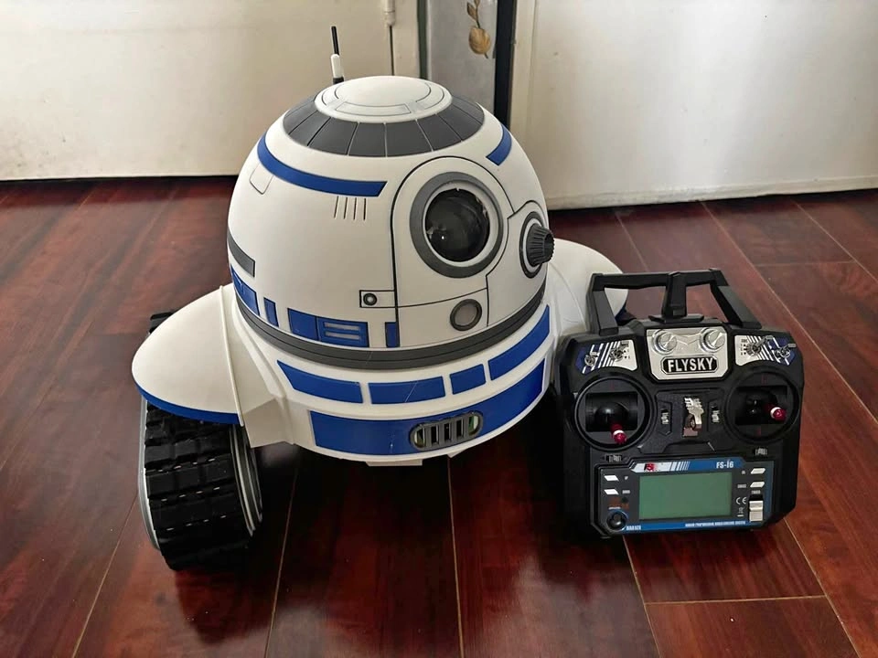 RC baby R2D2