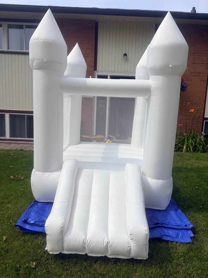 New White jumping castle - photo 3