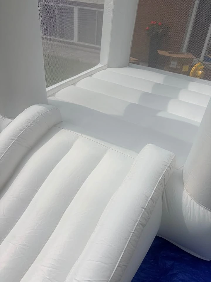 New White jumping castle - photo 5