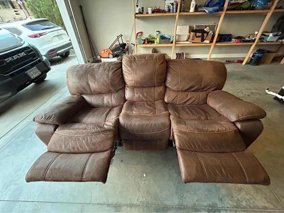 Brown Manual Reclining Sofa - photo 2