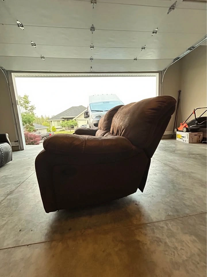 Brown Manual Reclining Sofa - photo 3