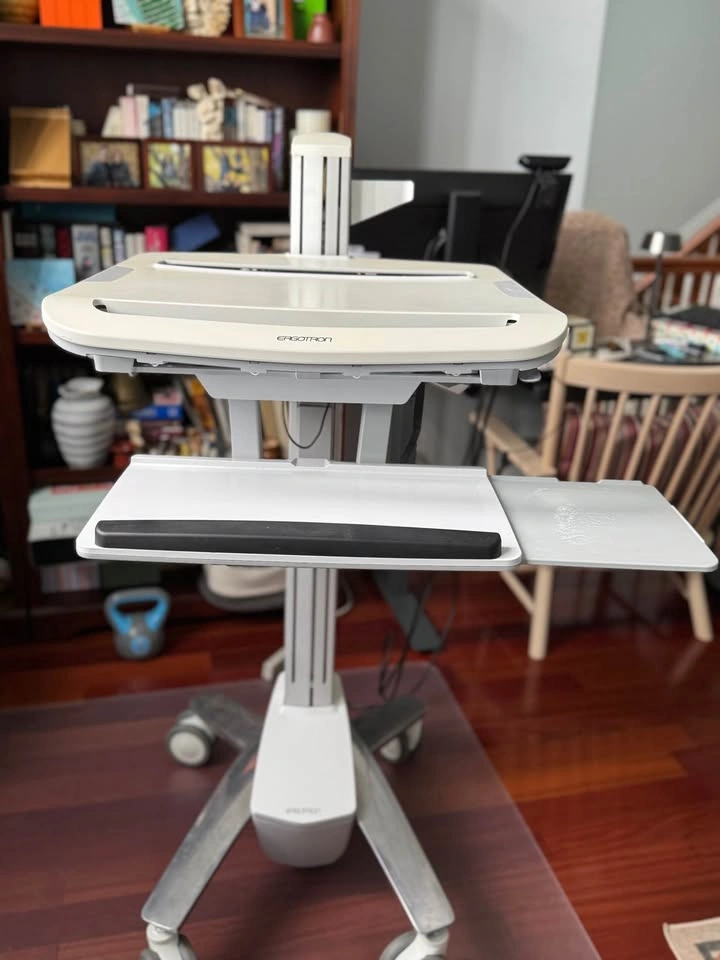 Sit/Stand Ergotron Rolling Computer Station - photo 3