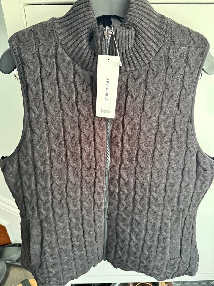 Ladies BNWT Reversible Cable Knit and Puffer Vest XL