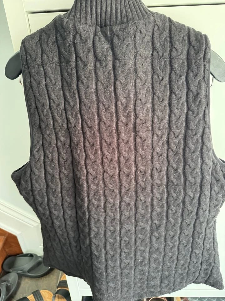 Ladies BNWT Reversible Cable Knit and Puffer Vest XL - photo 3