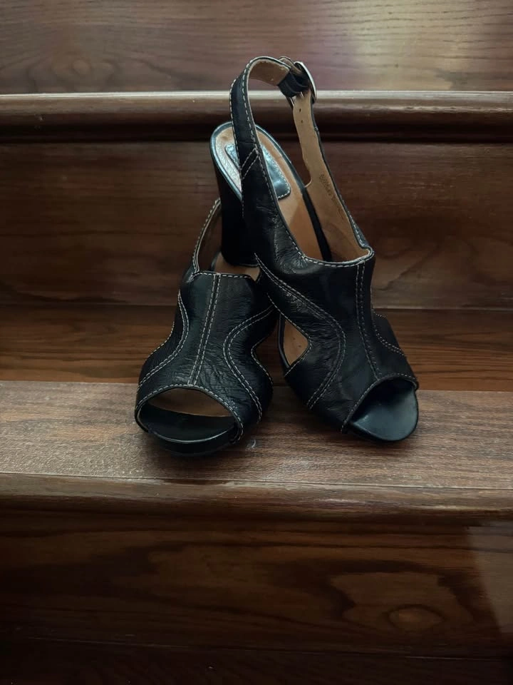Clarks Black Leather Slingback Peep-Toe Heels size 7.5 - photo 2