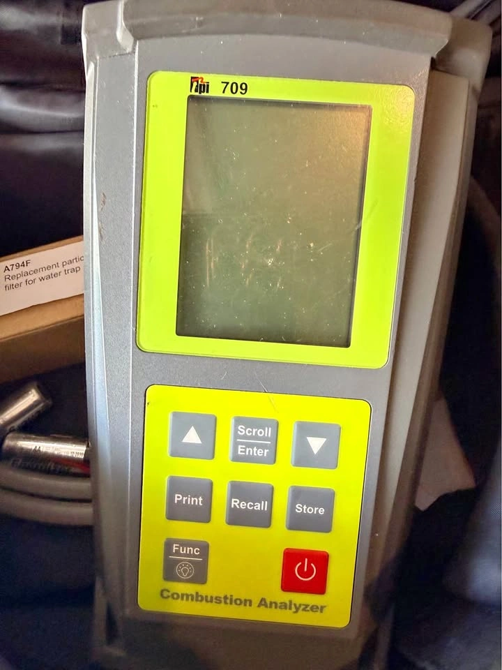 TPI 709 Combustion Analyzer