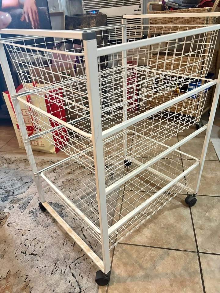Wire stand and basket