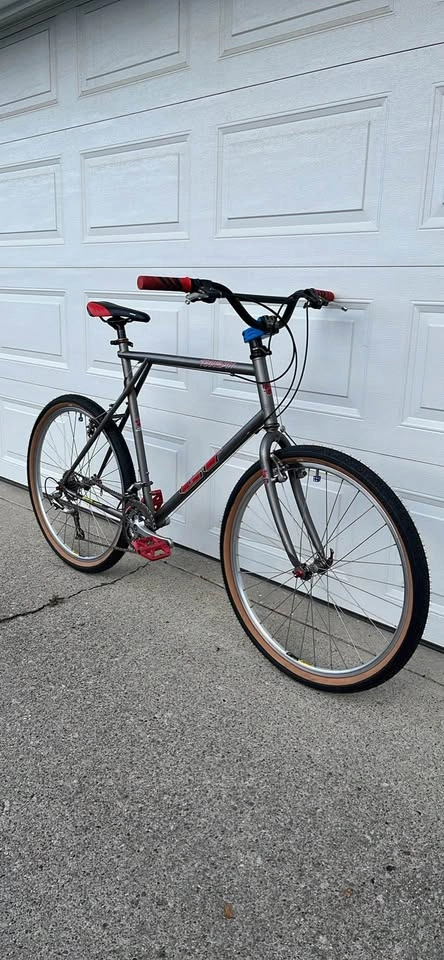 Classic GT Resto-Mod Bike - photo 3