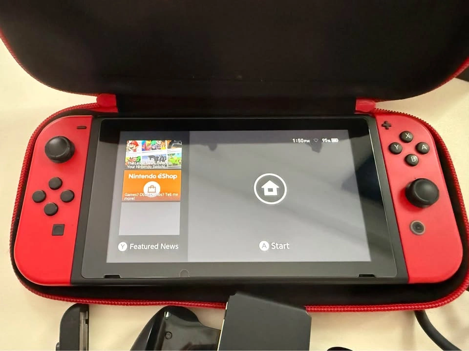 Nintendo Switch – Super Mario Odyssey Limited Edition (Like New) - photo 4