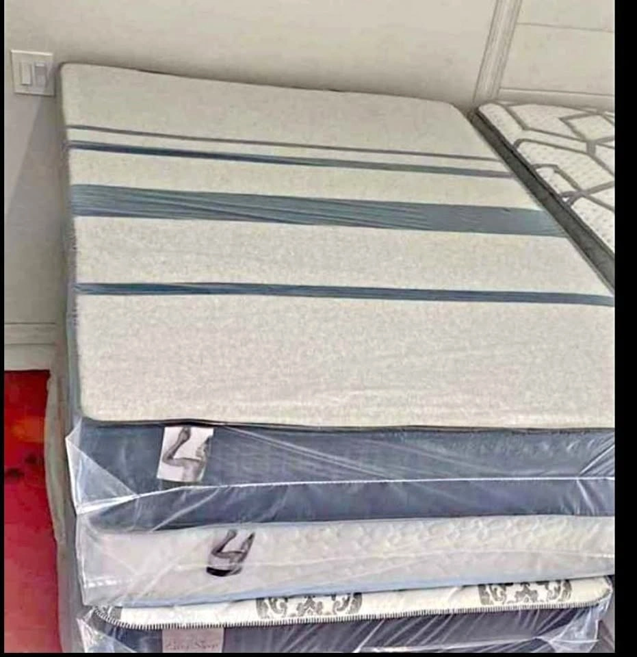 QUEEN MATTRESS