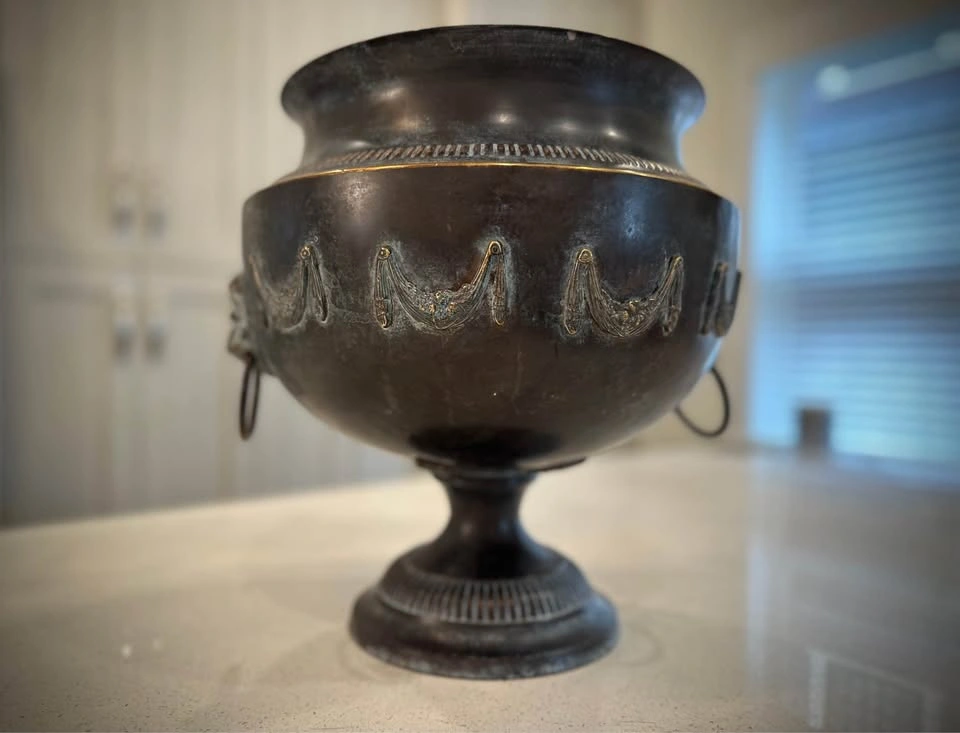 Vintage Bronze finish Neoclassical Lion Head Urn Planter - photo 3