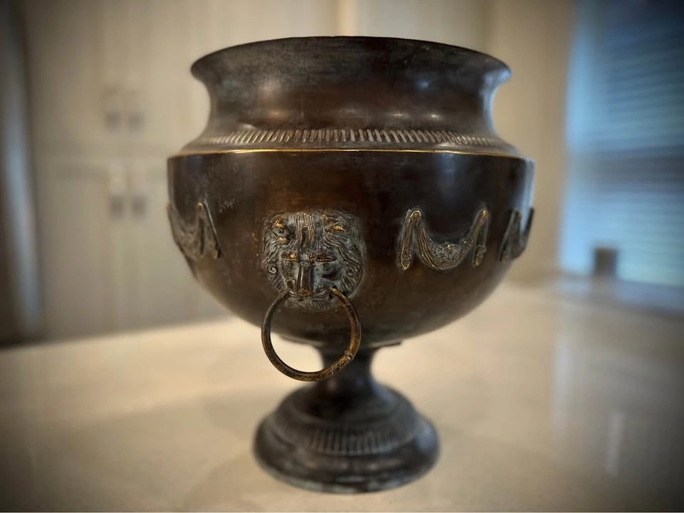 Vintage Bronze finish Neoclassical Lion Head Urn Planter - photo 4