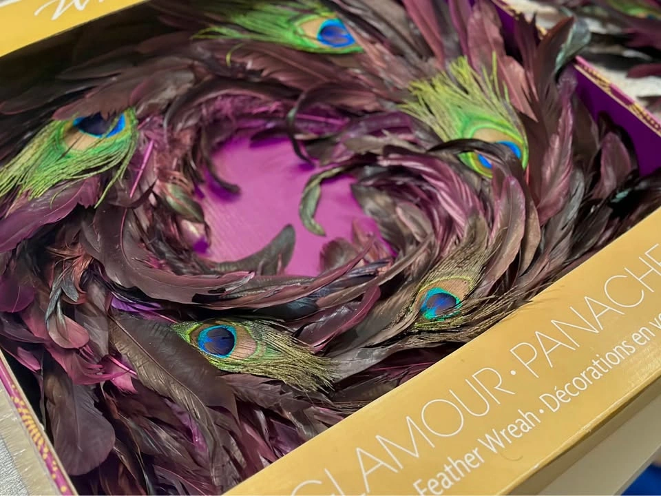 Designer Glam Exotic feather wreaths & matching Garlands - photo 3