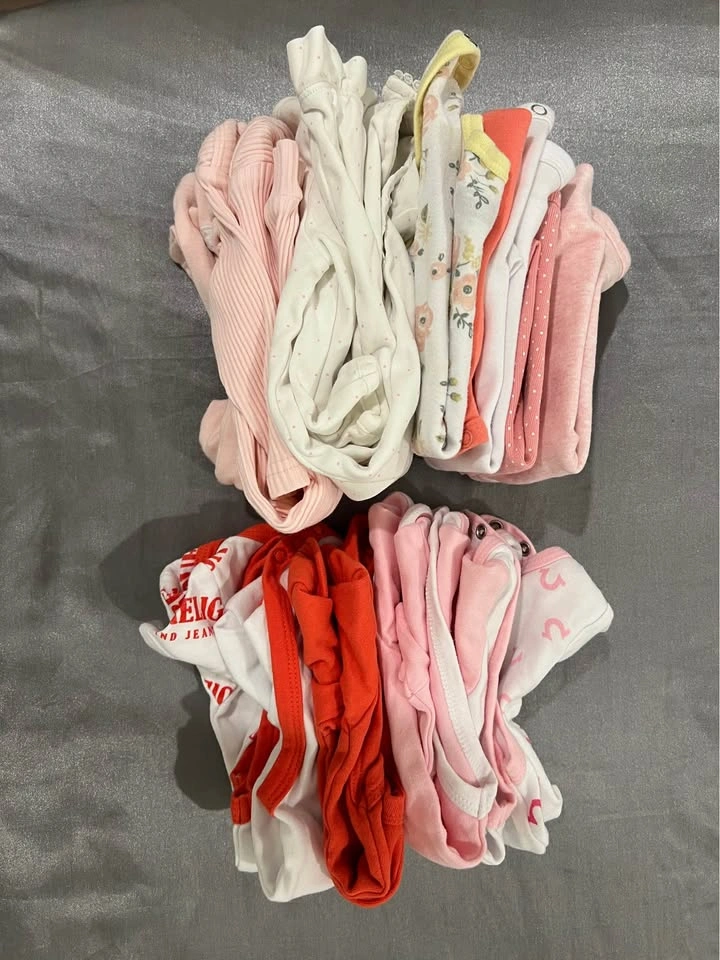 0-6m baby girl clothes bundle - photo 2