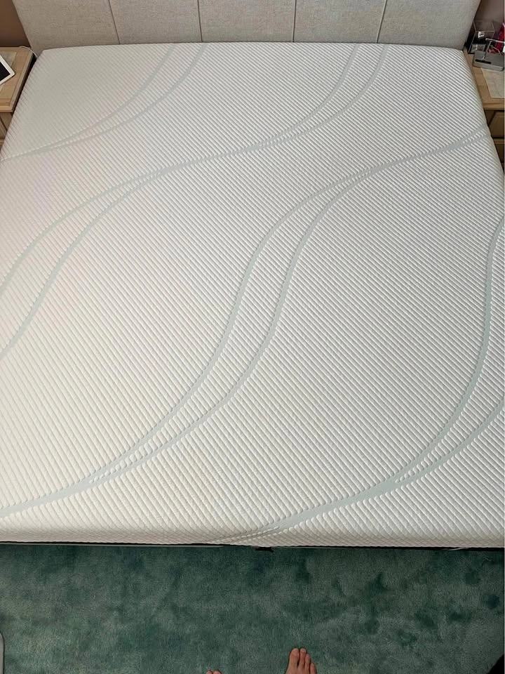 Like-New Tempur-Pedic Mattress
