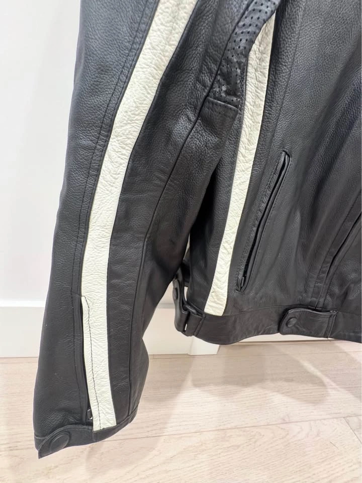 Ducati Genuine Leather Motorcycle Jacket – Men’s Medium - photo 2